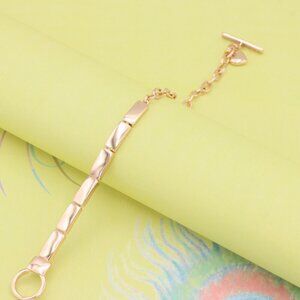 "Elegant Rose Gold Bracelet with Heart Charm & Toggle Clasp, XPBL0905